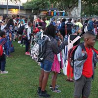 Let's Go Walking! to School Day Crowd